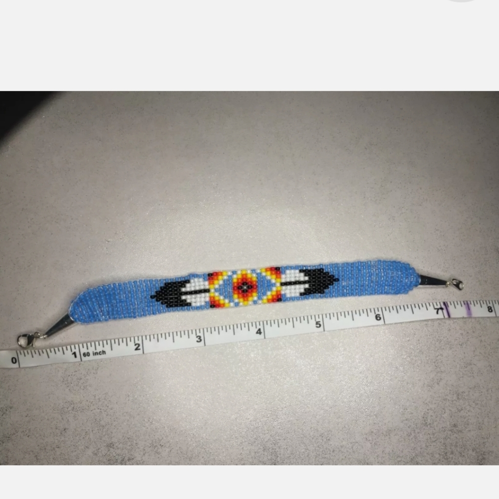 Native American Hand Beaded Bracelet. Glass beads.